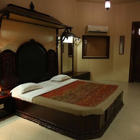 Hotel Siddhartha Palace Ahmedabad Extérieur photo